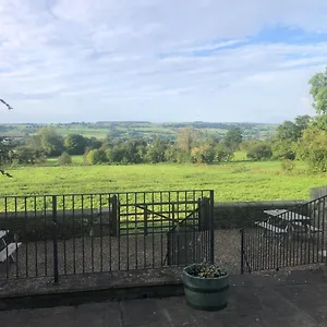 https://the-fox-hall-richmond-north-yorkshire-inn.yorkshirehotels.net